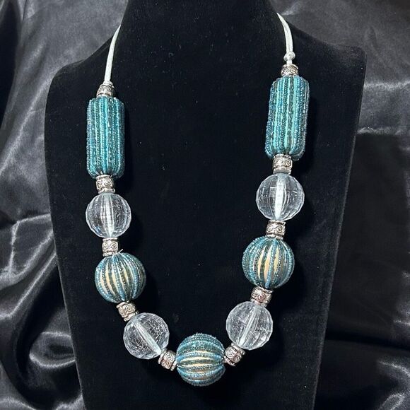 Vintage Unique Chunky Statement Necklace 32" Blue Faceted Lucite Frosted Balls - Picture 4 of 9